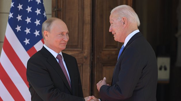 Путин и Байден: конфликтная беседа