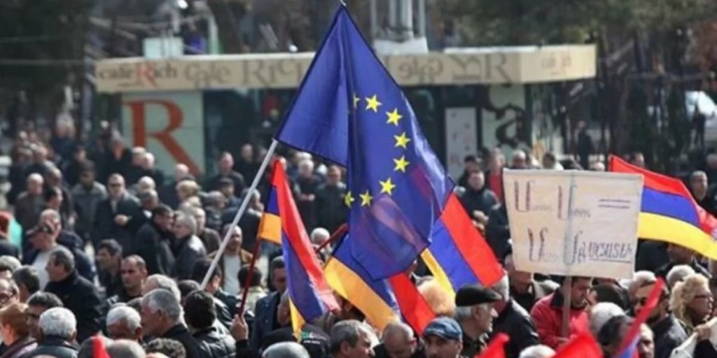 Вот тебе и союзнички. Армения одобрила санкции против России