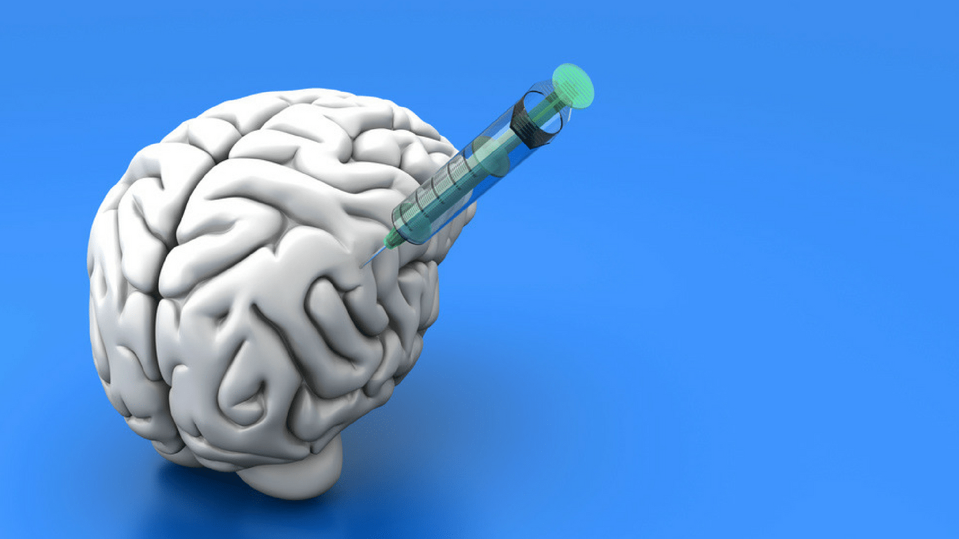 Улучшение функции мозга. Мозг и шприц наркотики. Наркотики и их влияние на мозг. Наркотиков на мозг человека.