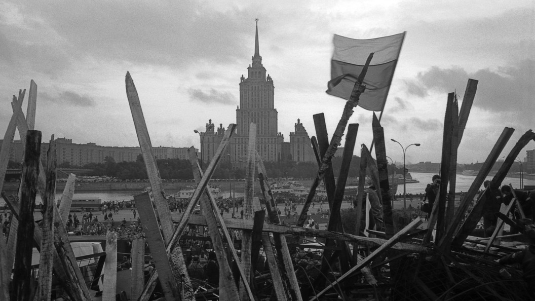 ЕЛЬЦИН ПРИНЁС НЕ СВОБОДУ, А СМЕРТЬ: МАТЬ, ПОХОРОНИВШАЯ СЫНА, НЕ СТАЛА МОЛЧАТЬ О ТРАГЕДИИ