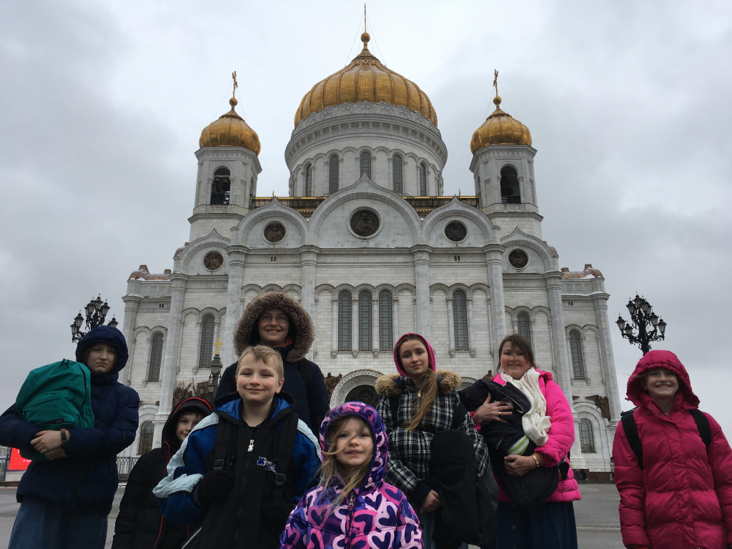 Американский батюшка сбежал от гомосексуалистов в ярославскую глубинку