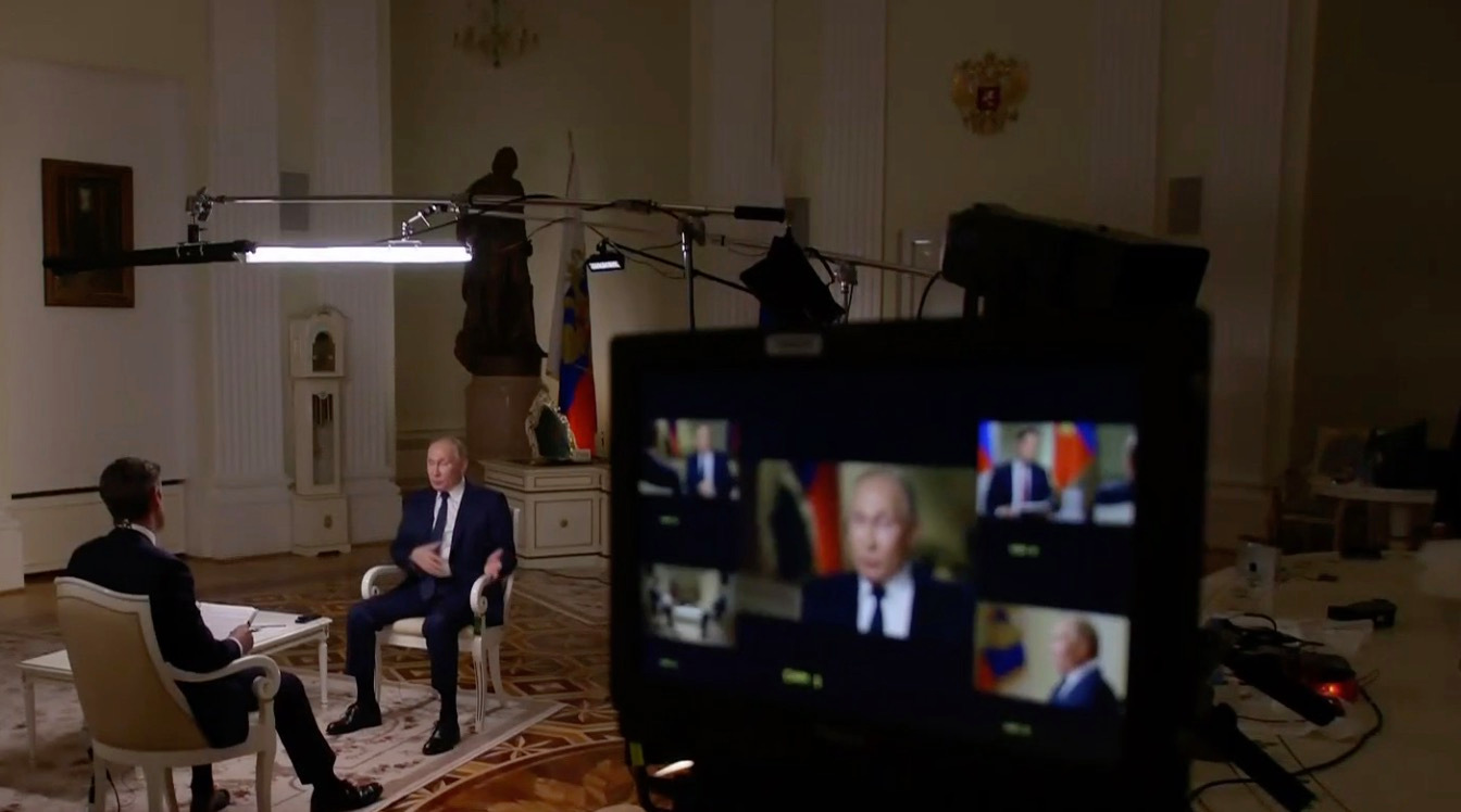 Сколько набрало интервью с путиным. Интервью Владимира Путина телеканалу NBC. Интервью Путина НБС 2018.