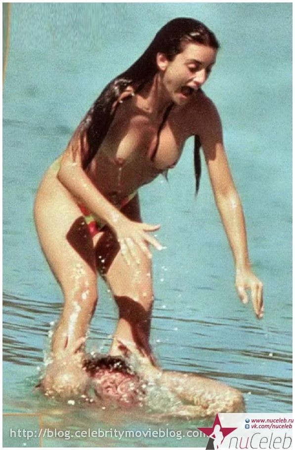 Пенелопа Крус любит купаться топлес