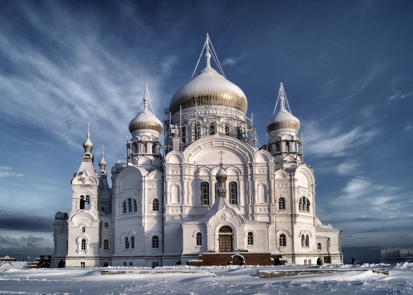 Церковь крае. Белая гора Пермский край собор. Крестовоздвиженский храм Пермский край. Белогорский монастырь. Белогорье Церковь.