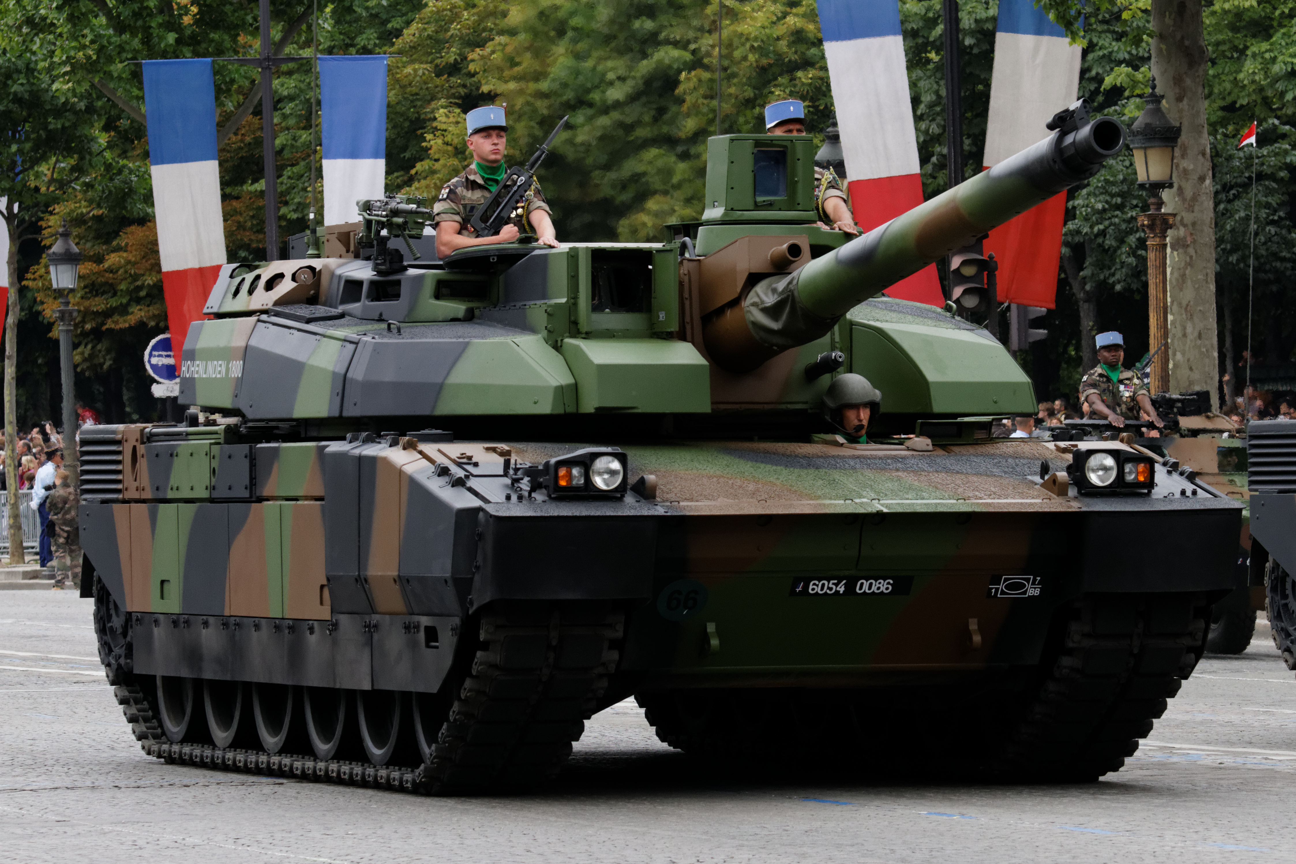 Француз основной. Танк АМХ 56 Леклерк. Танк AMX-56 Leclerc. Французский танк Леклерк 2. Танк Леклерк Франция.