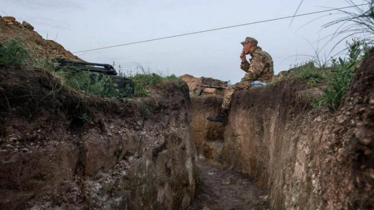 Кризис вокруг украины три главных сценария. Укрепления для окопов ВСУ. Укрепления на Донбассе. Бетонные окопы ВСУ. Бетонные окопы на Донбассе.