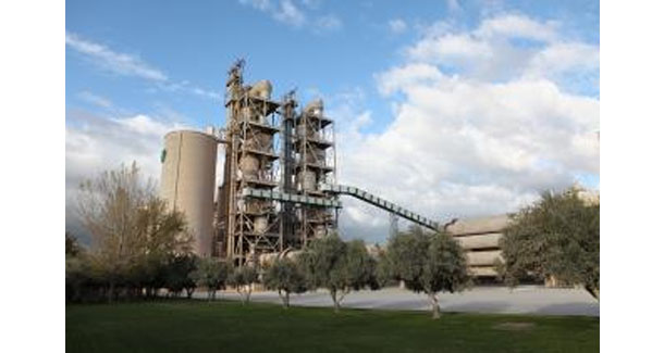 В Испании останавливаются цементные и другие заводы тяжёлой промышленности. Надеются, что временно