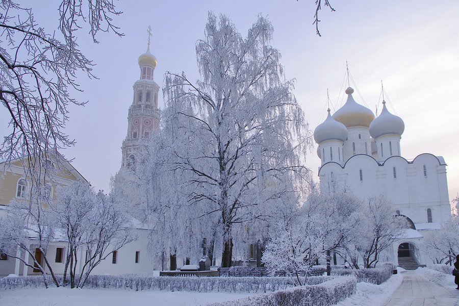 Монастыри и храмы зимой