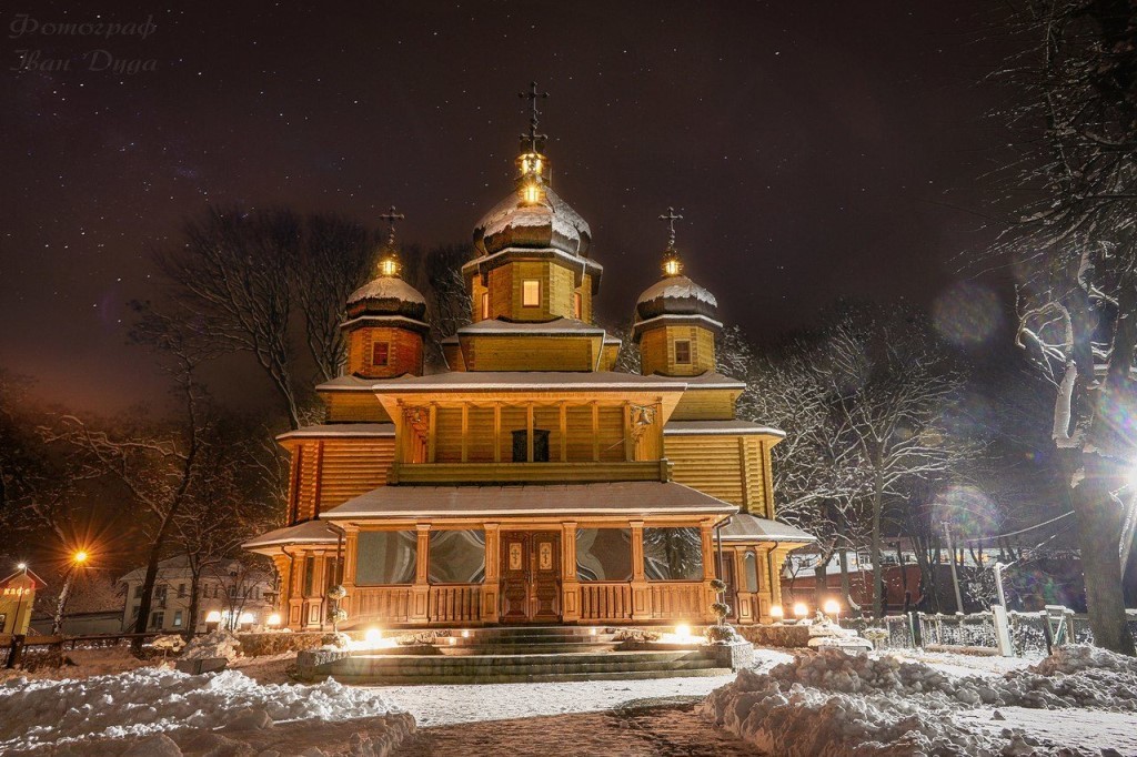 Храм зимой. Храм зима фото. Церковь зимой красивые фото. Волынское зима. Храмы Владимира зимой фото.