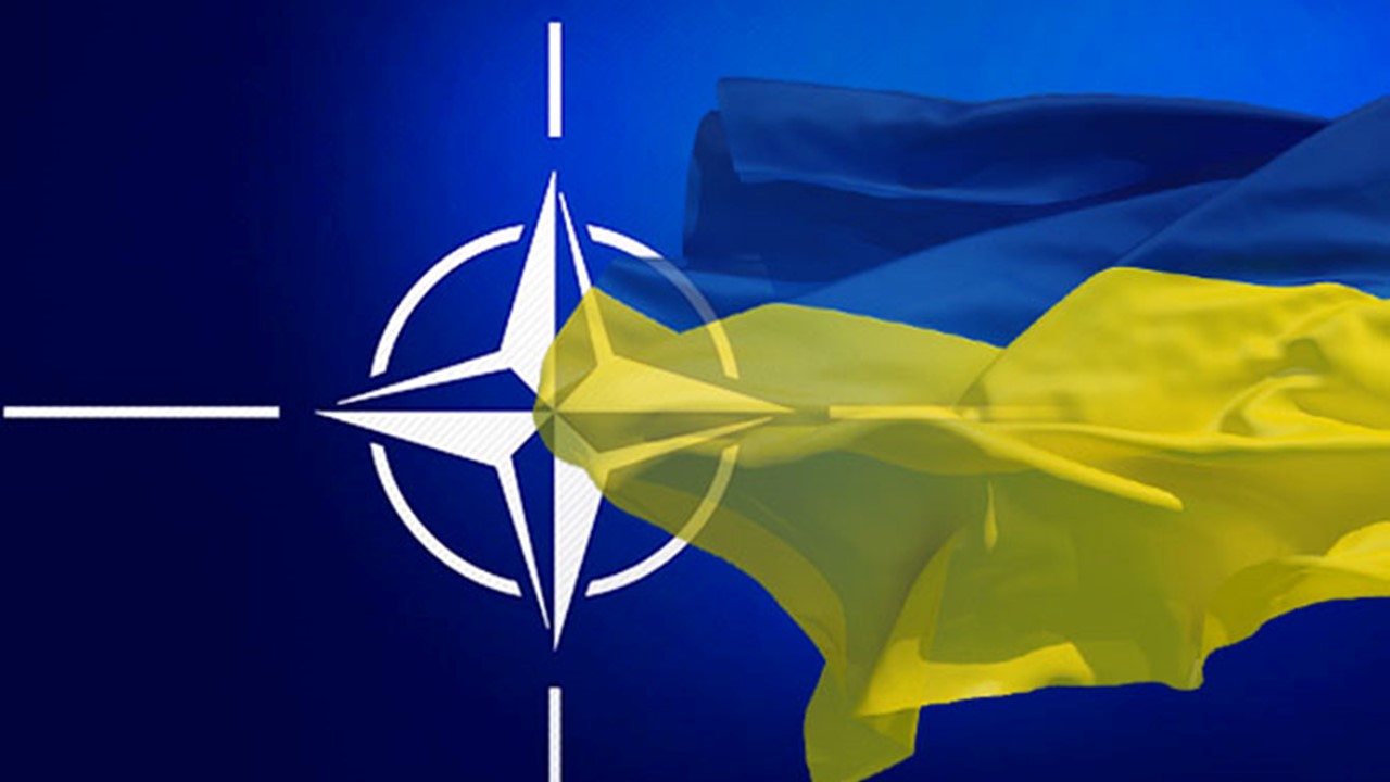 Нато послало украину. Флаг Украины ЕС НАТО. Флаг украинского НАТО. Украине НАТО НАТО не НАТО. НАТО И Евросоюз.