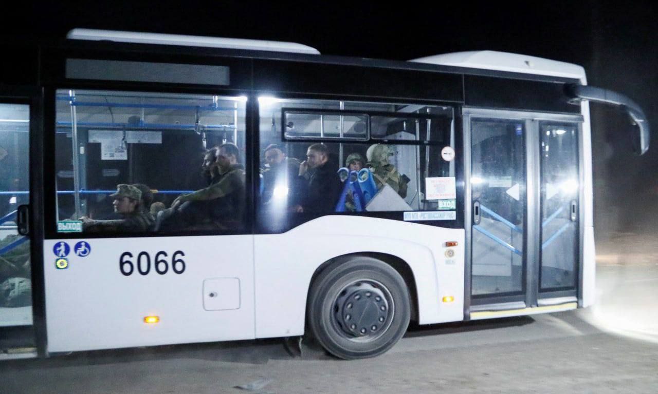 Капитуляция «Азова»: Киев в растерянности пытается слепить «перемогу»