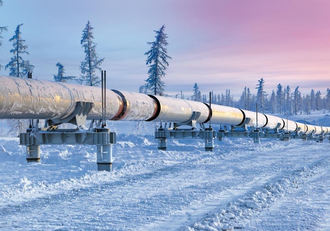 По проекту какого инженера сооружался первый промысловый нефтепровод в россии