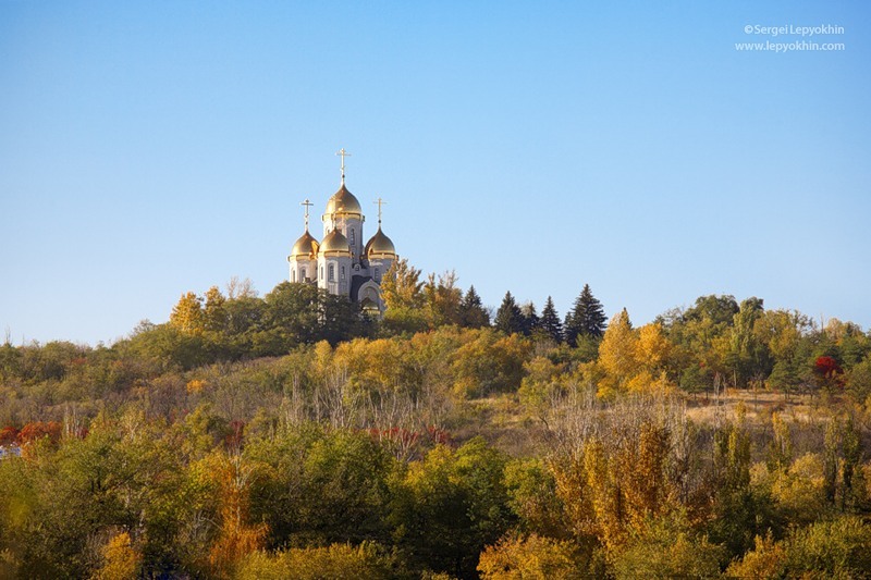 Парк осень Церковь Лунинская