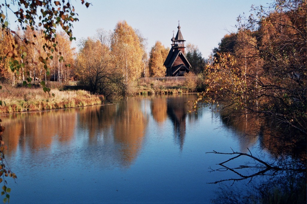 Осень Костромской храм