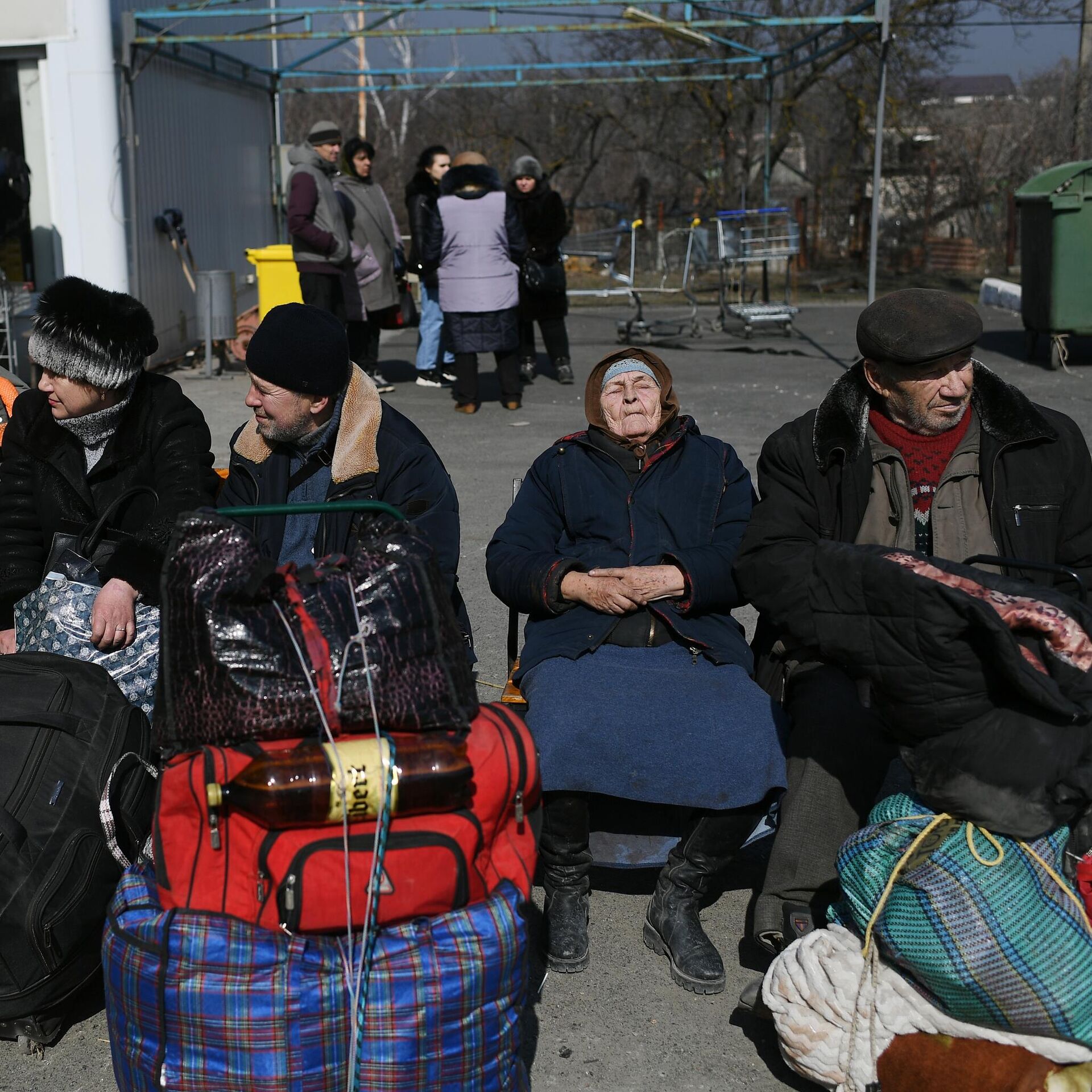 Риа новости первый. Украинские беженцы. Мариуполь беженцы. Беженцы из Мариуполя. Беженцы (2014).