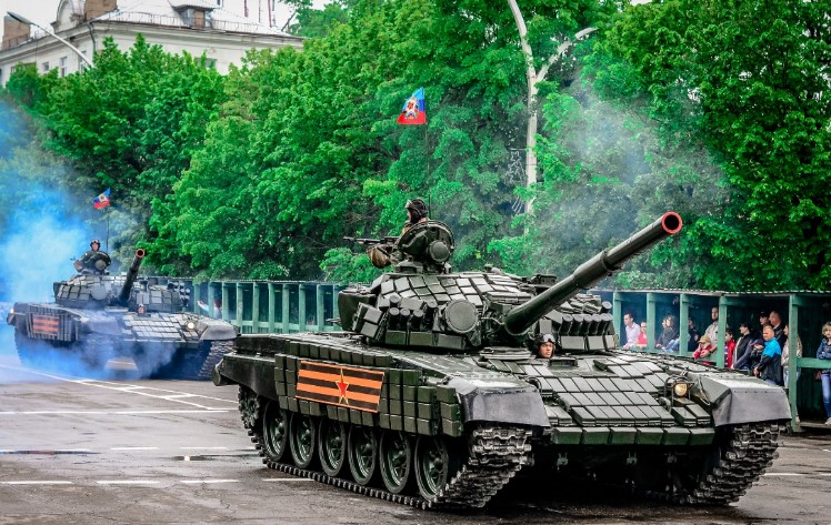 Луганск лнр. Войска в Луганске. Танкисты ЛНР. Т-72б3 г. Луганск. Т-72б 2014 год Луганск.