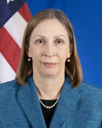 Новый посол США прибыла в Москву. Сенатор: американцы готовят диверсии