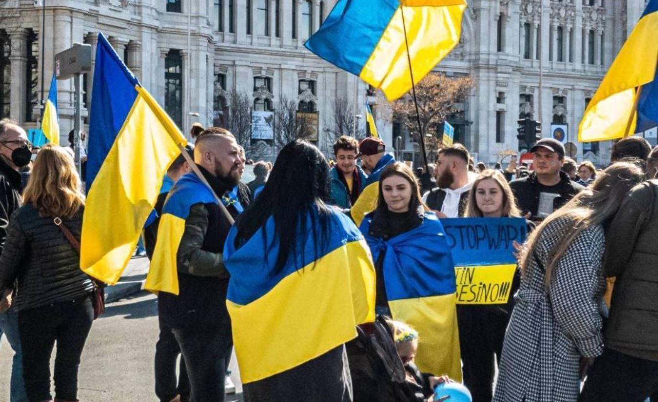 Украинцев выселили. Украинские беженцы в Польше. Украинцы в Европе. Жители Западной Украины. Украинцы народ.