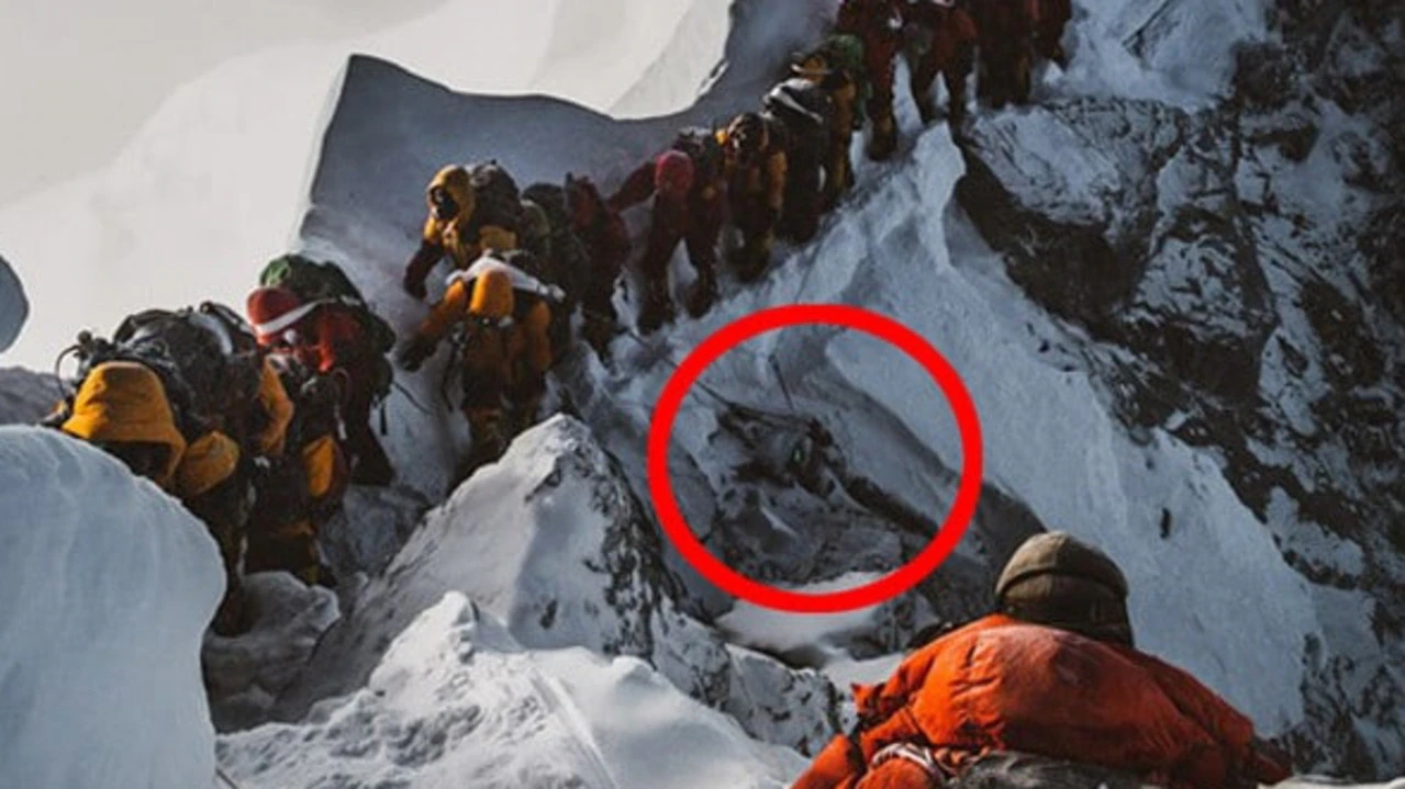 Замораживали ли людей. Эверест Роб Холл 1996 тело.
