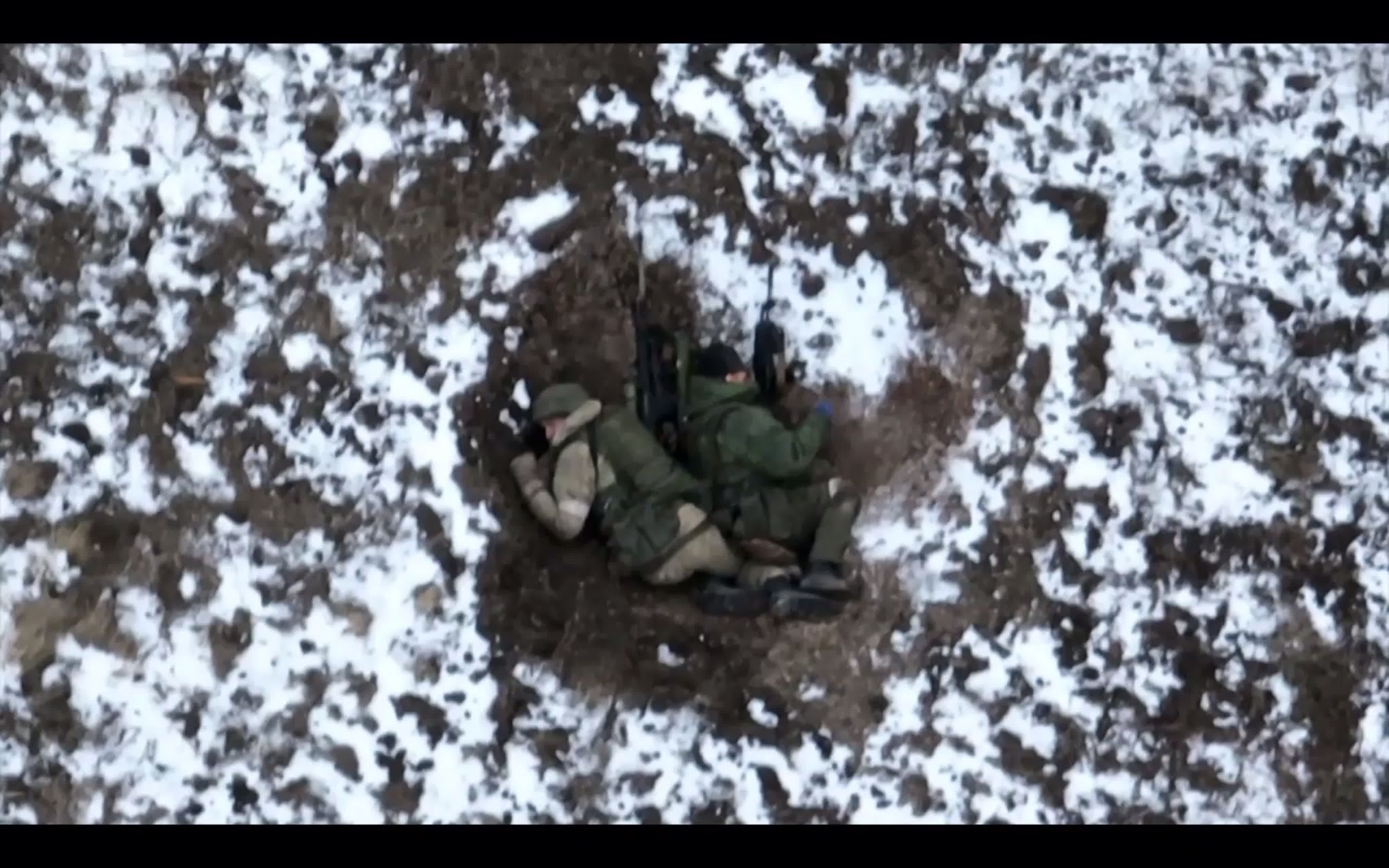 Сдался взвод. Убитые российские солдаты в окопах.
