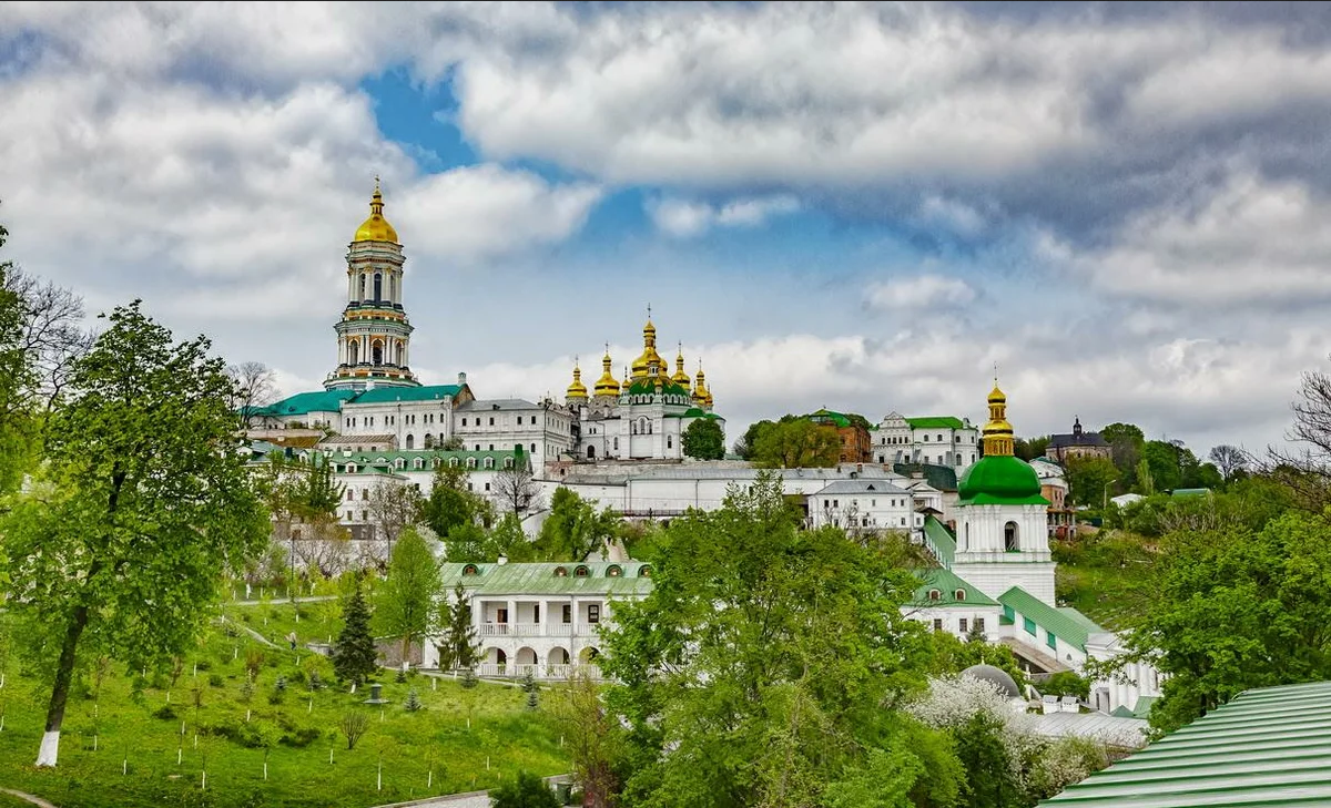 Киево печерский монастырь год. Киево-Печерская Лавра. Киево Печерский монастырь в Киеве. Киево-Печерская Лавра Киев 1051.