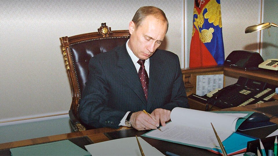 Путин в 1990 году фото