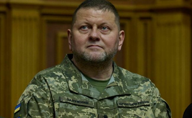 Главком ВСУ находится в реанимации в киевском госпитале после неудачной операции по фаллопротезированию