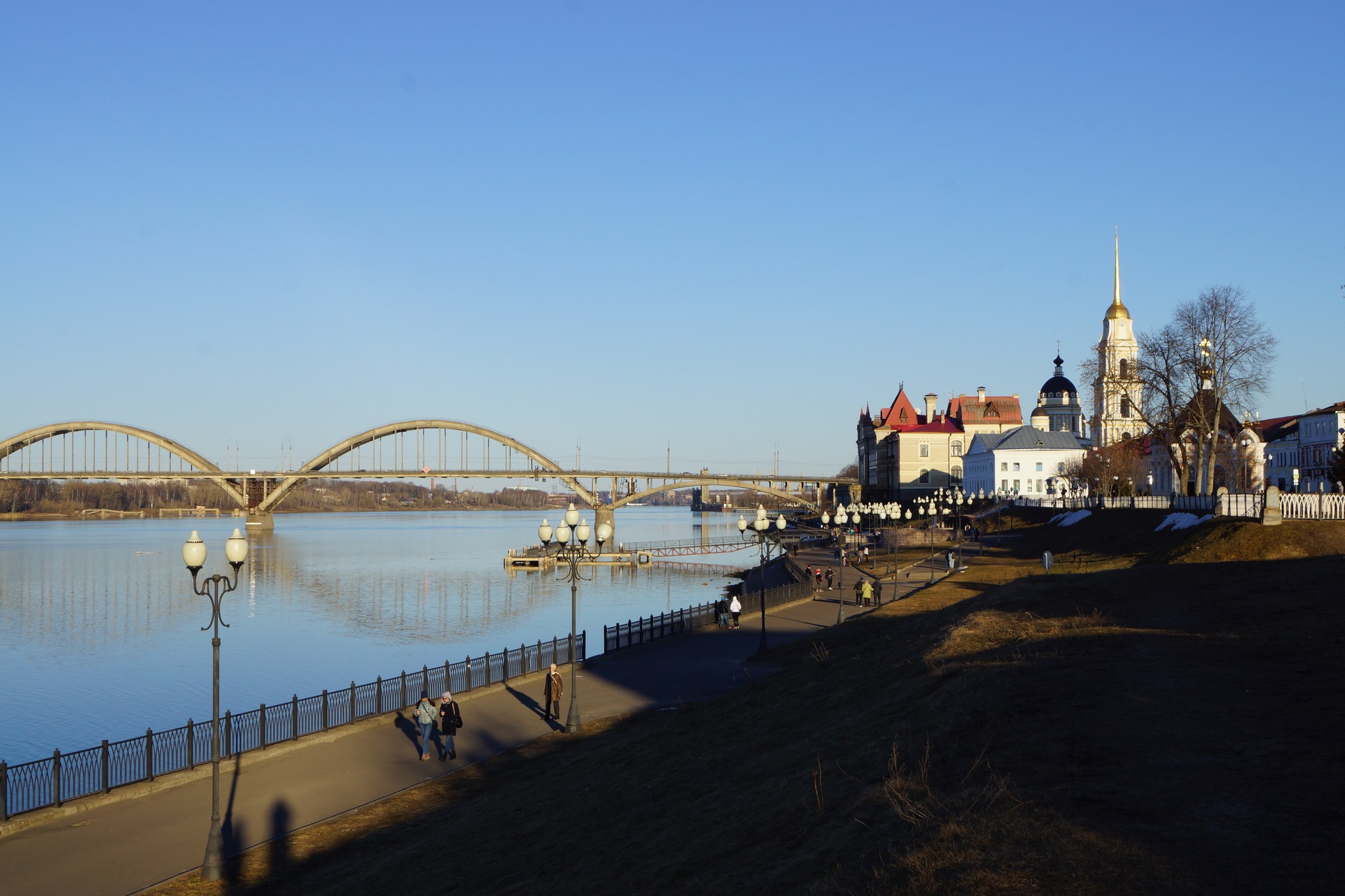 Волжская жемчужина. Удивительный город Рыбинск - Римма Гущина — КОНТ