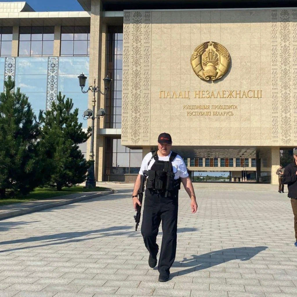 Не сотвори себе кумира! Много вопросов. Мало ответов. Но, есть предположения
