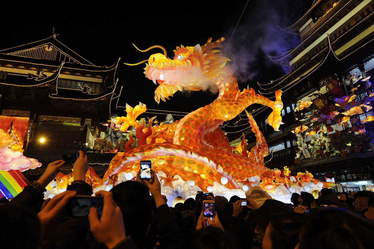 День дракона. Китайский новый год (Chinese New year). Новый год в Китае. Праздник дракона в Китае. Китайский новый год дракон.