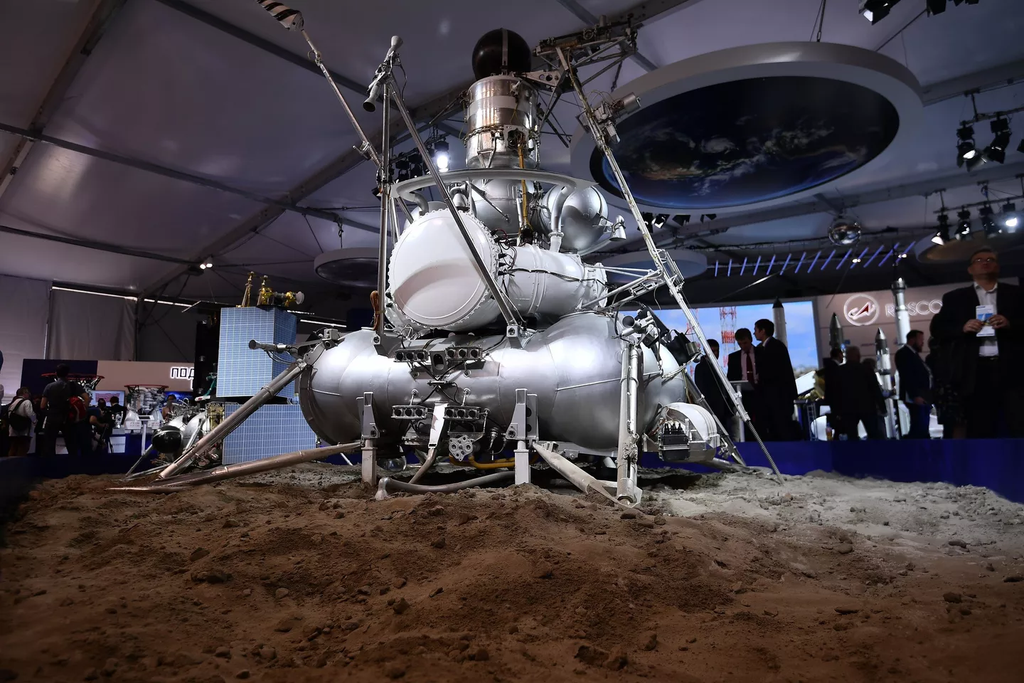 Запуск первой в мире автоматической межпланетной станции. Луна-24 автоматическая межпланетная станция. Луна-16 автоматическая межпланетная станция. Луна-25 космический аппарат. Конструкция станции Луна 24.