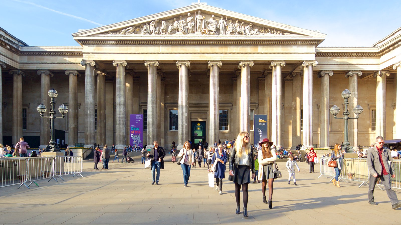 British national museum. Британский музей 1753. Британский музей в Блумсбери. Достопримечательности Лондона британский музей. Британский музей библиотека Блумсбери Лондон.