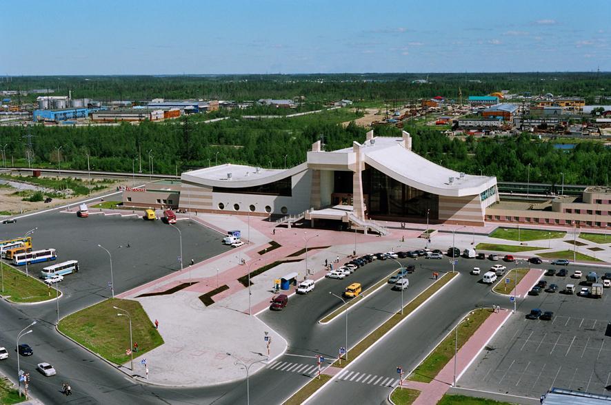 Железнодорожная станция Нижневартовска скоро перестанет быть самой большой тупиковой станцией мира. Уникальный инфраструктурный проект  — Северо-Сибирская железнодорожная магистраль окупится за 20 лет.