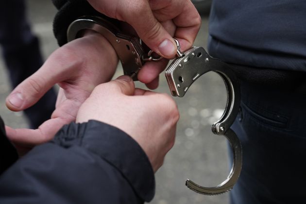 Ректору вуза в КЧР дали условный срок за организацию незаконной миграции — обложка