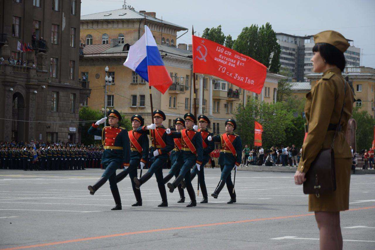 Фото с флагом победы