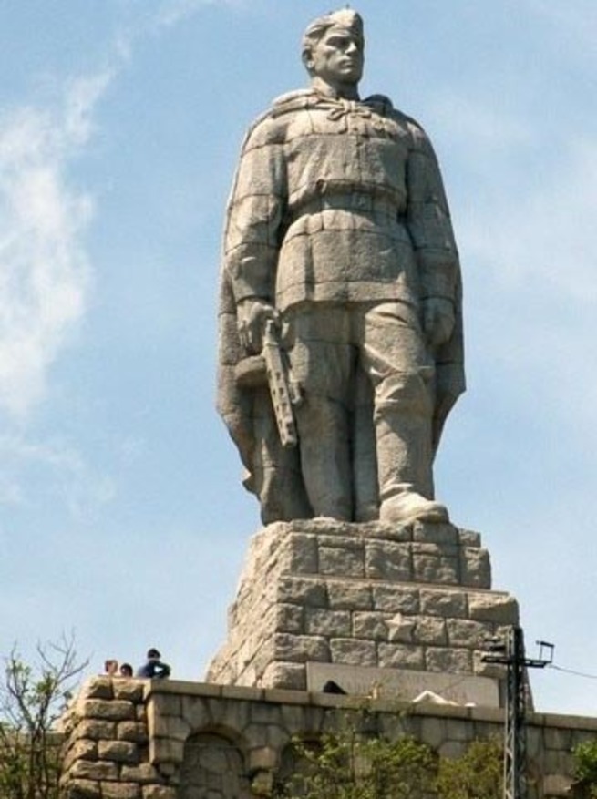 Фото Памятник Советскому Солдату