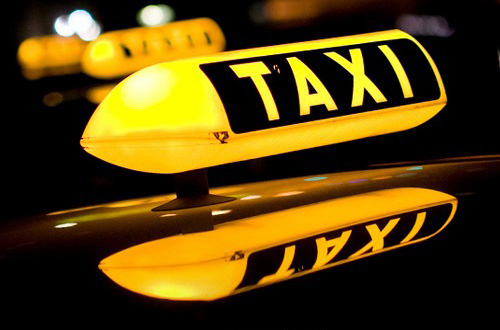Зеленоглазое такси сергиев телефон. Такси. Зеленоглазое такси. Зеленоглазое такси притормози притормози. ООО Зеленоглазое такси.