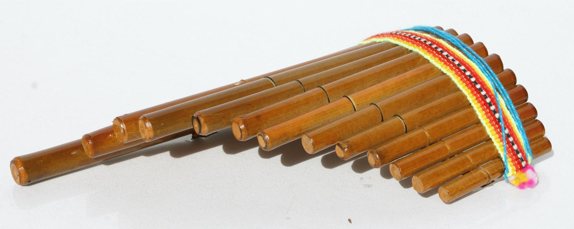 Индейский музыкальный инструмент — сампоньо