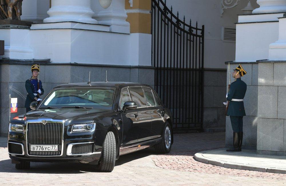 Президентский автомобиль. Аурус лимузин президента. Аурус Путина. Машина Путина Аурус. Аурус Сенат лимузин 1 43.