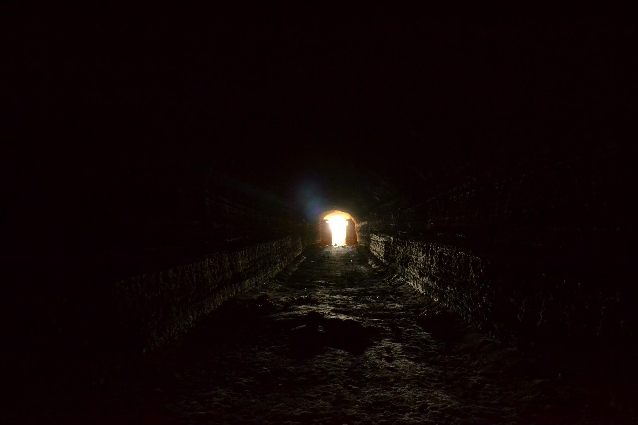 Тьма в тоннеле